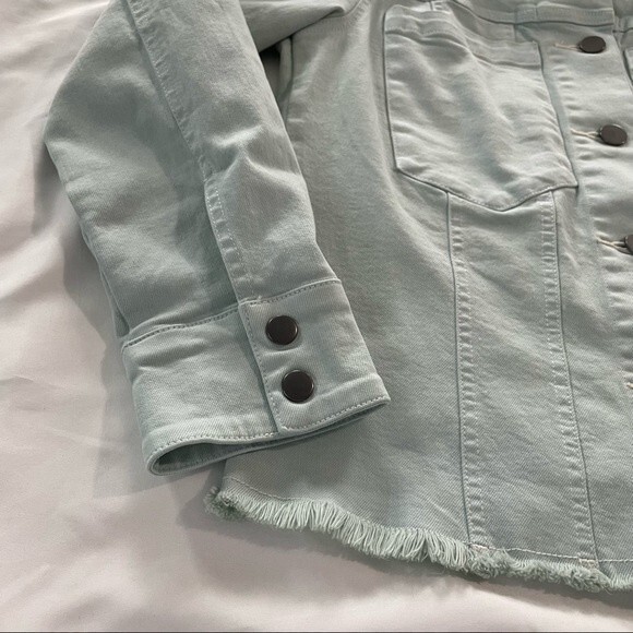 Nic + Zoe Super Stretch Denim Jacket with Raw Hem Size Small - Picture 5 of 8